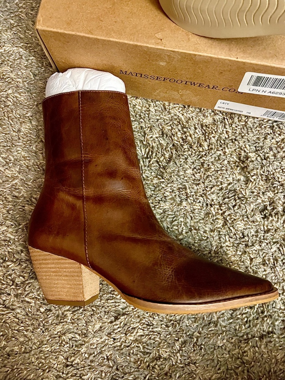 NWT Matisse Caty Rustic Brown Leather Pointed Ankle Bootie Size 7